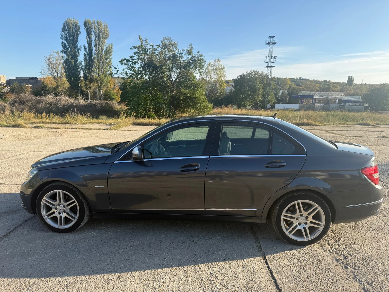 Mercedes-Benz C 220, снимка 5 - Автомобили и джипове - 56584803
