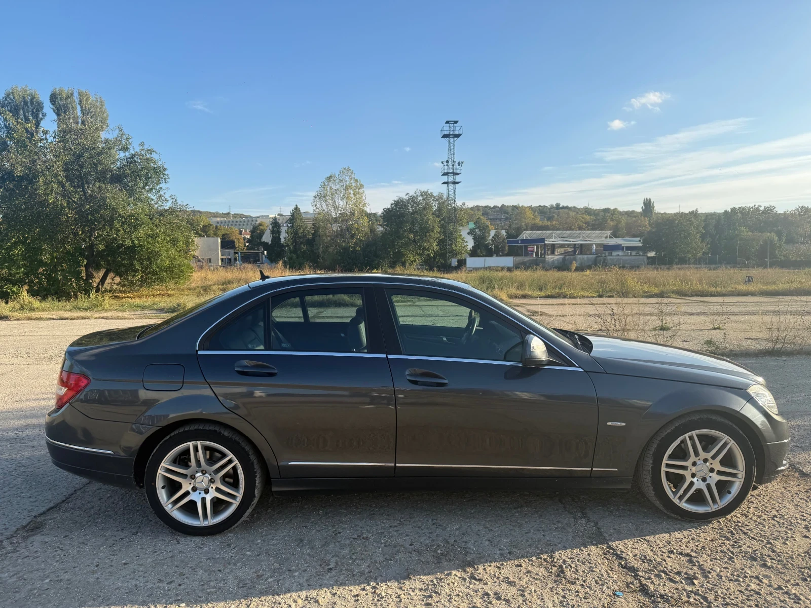 Mercedes-Benz C 220, снимка 2 - Автомобили и джипове - 56584803