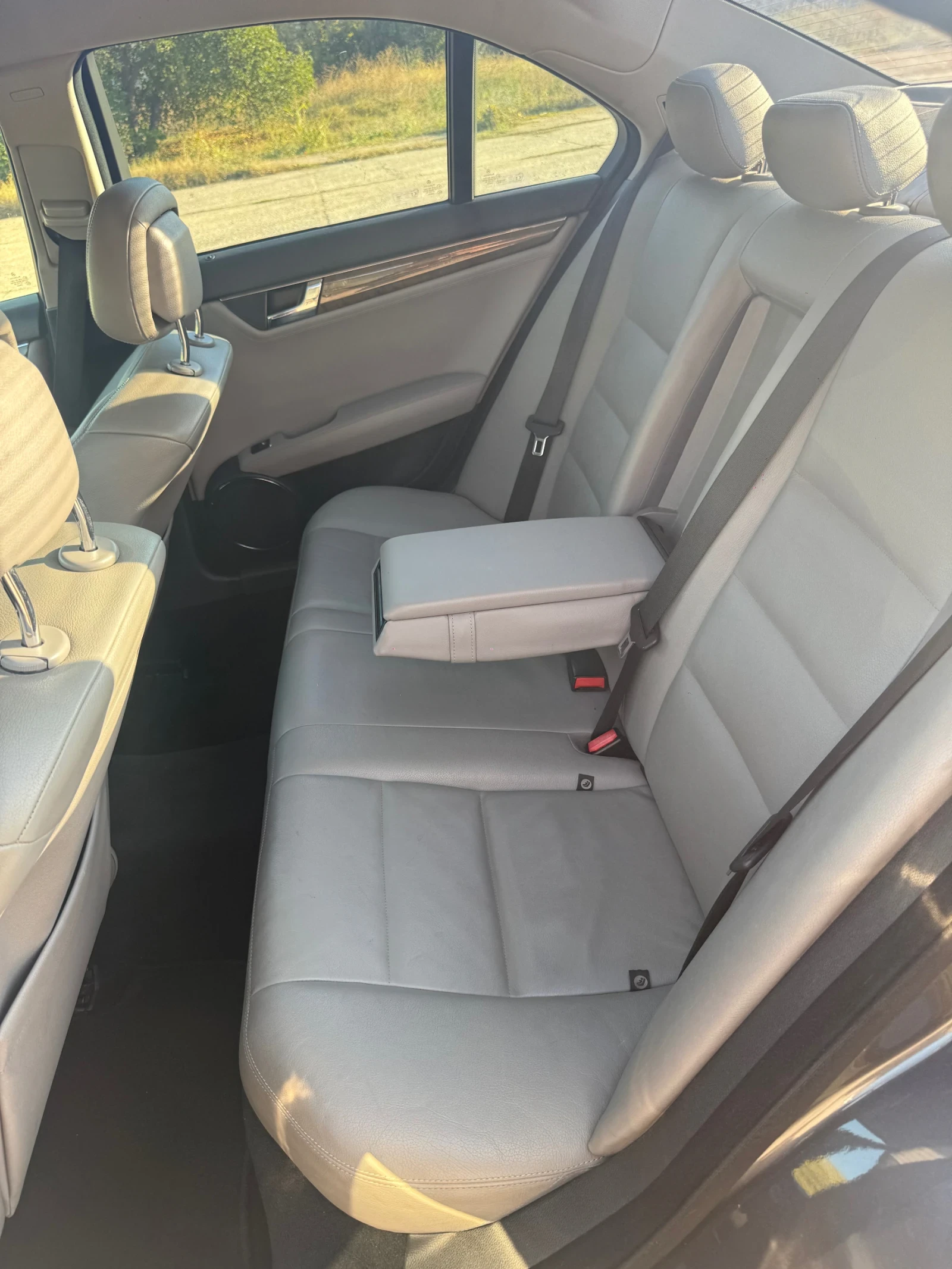 Mercedes-Benz C 220, снимка 13 - Автомобили и джипове - 56584803