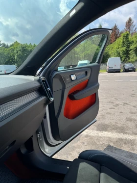 Volvo XC40, снимка 10