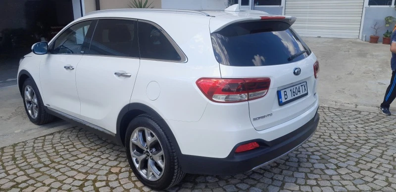 Kia Sorento AWD, снимка 4 - Автомобили и джипове - 45436158