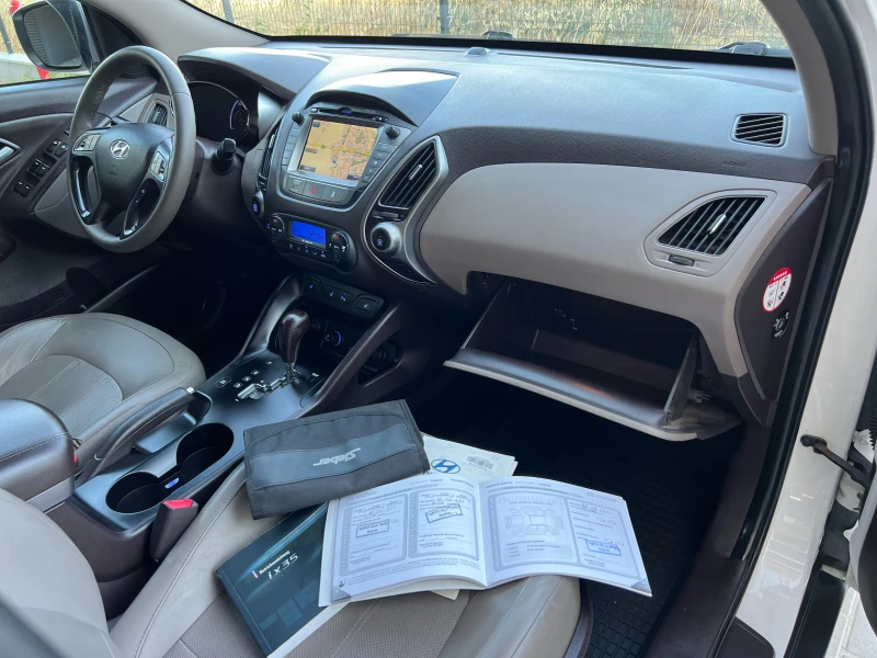 Hyundai IX35 2.0CRDI AWD ПАНОРАМА KEYLESS GO, снимка 15 - Автомобили и джипове - 46590706