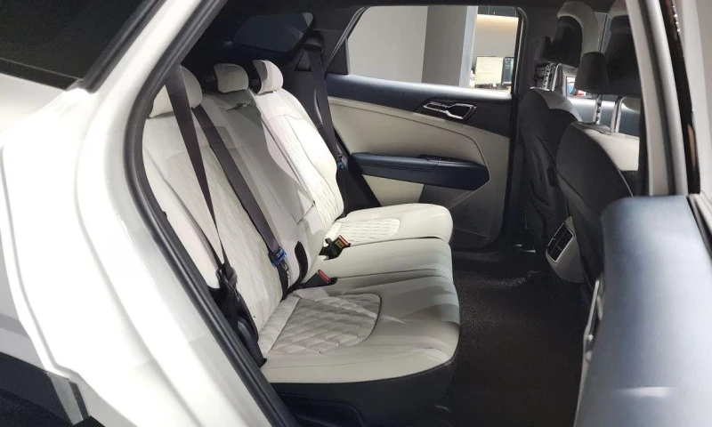 Kia Sportage Gasoline 1.6 Turbo 2WD Signature X Line, снимка 12 - Автомобили и джипове - 51992953