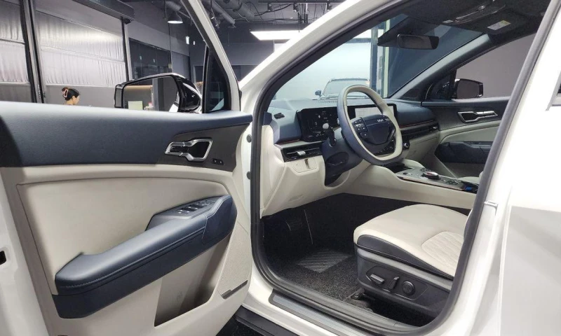 Kia Sportage Gasoline 1.6 Turbo 2WD Signature X Line, снимка 10 - Автомобили и джипове - 51992953