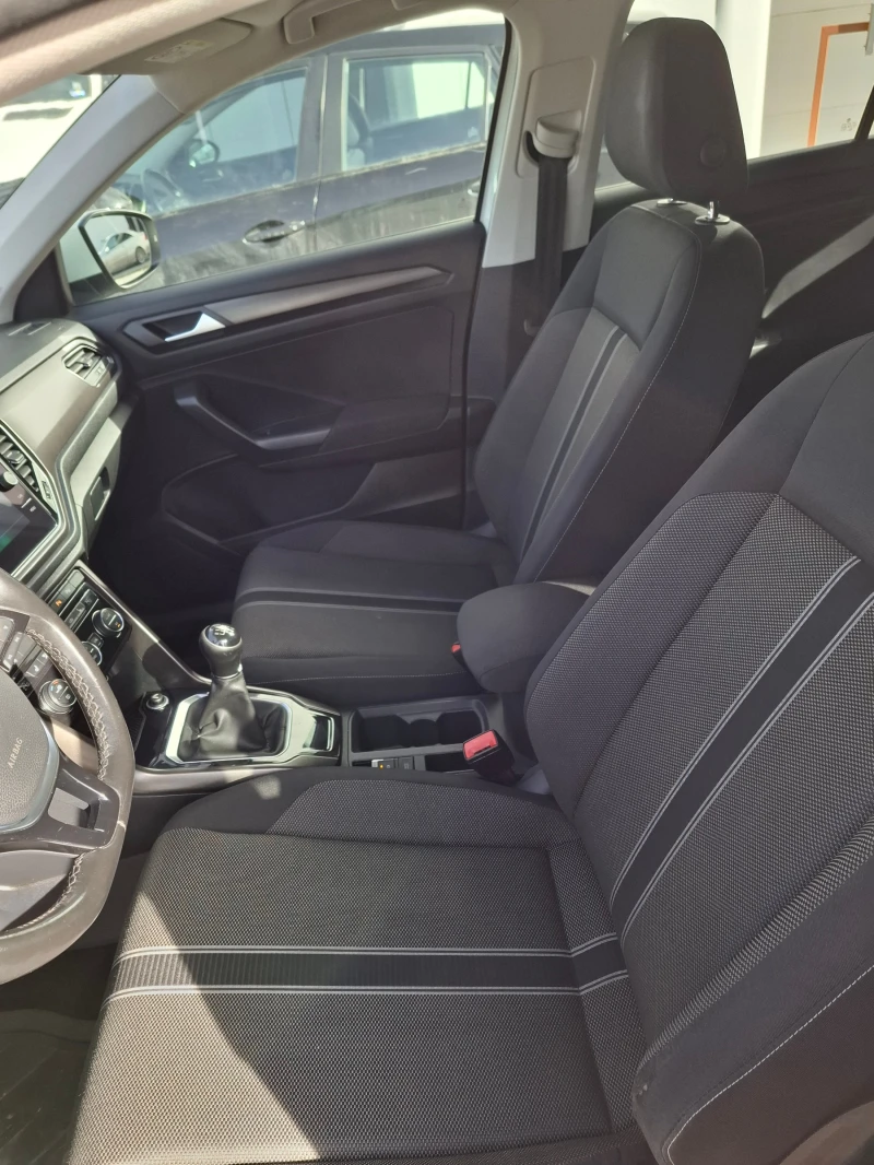 VW T-Roc 1.6 TDI, снимка 9 - Автомобили и джипове - 53538977