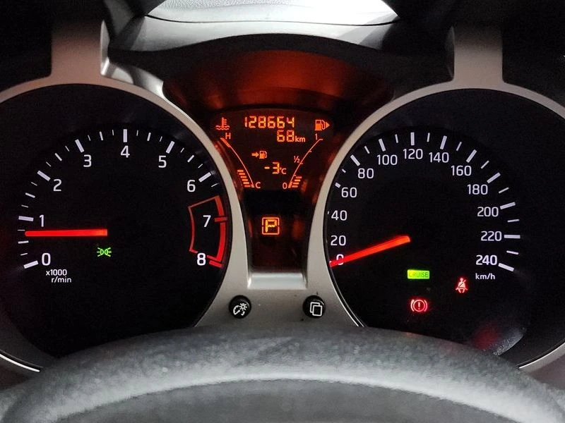 Nissan Juke 1.6 mr16 Automatic, снимка 8 - Автомобили и джипове - 55776241