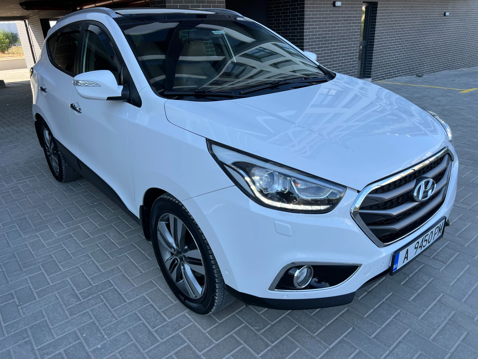 Hyundai IX35 2.0CRDI AWD ПАНОРАМА KEYLESS GO - изображение 2