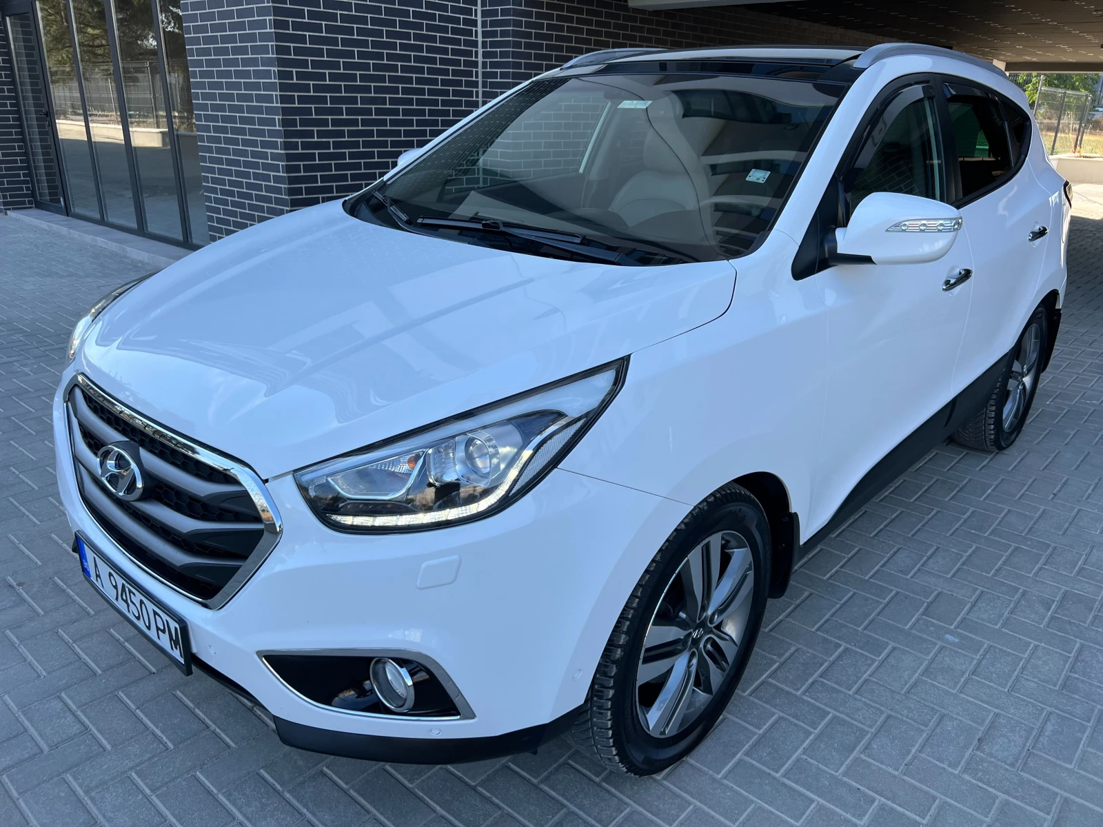 Hyundai IX35 2.0CRDI AWD ПАНОРАМА KEYLESS GO - изображение 3