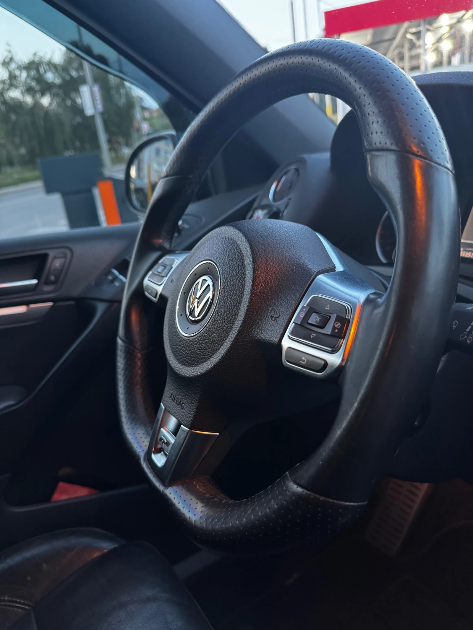 VW Tiguan 2.0TSI R-Line Full sweitz - изображение 9