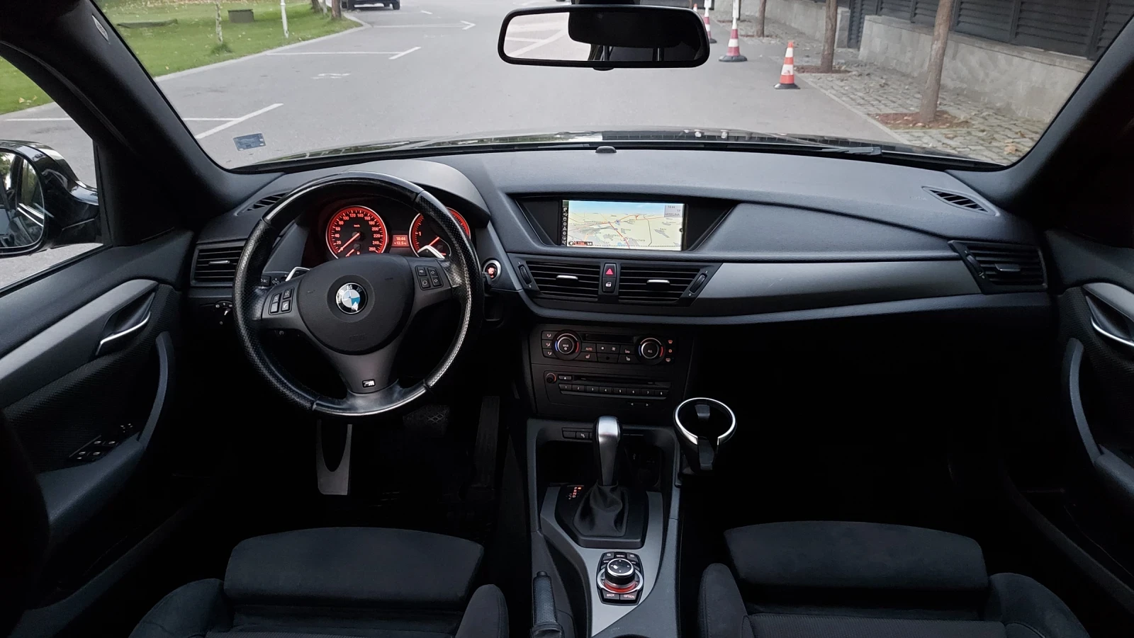 BMW X1 2.3d X drive M - изображение 8