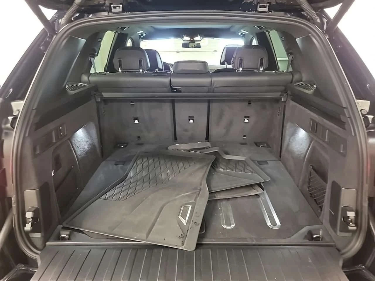 BMW X5 XDRIVE| ЛАЗЕРИ| DISTRONIC| SWAROWSKI| SKY LOUNGE, снимка 6 - Автомобили и джипове - 53840988