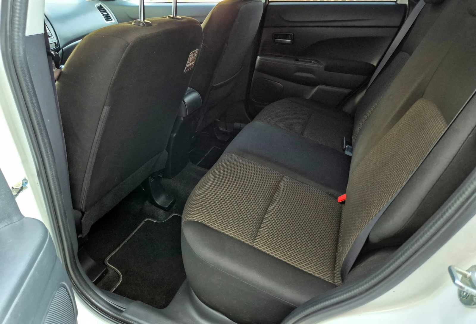 Mitsubishi ASX 1.6 DI-D FaceLift euro 6, снимка 14 - Автомобили и джипове - 53902061