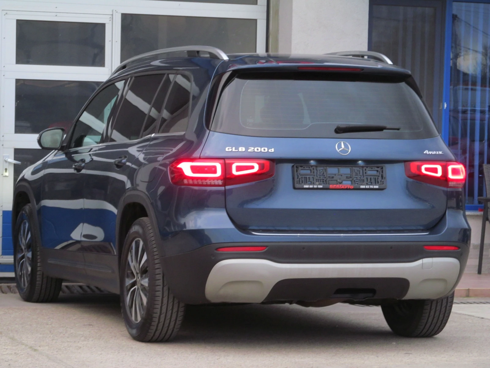 Mercedes-Benz GLB 4-MATIC/STYLE/FULL LED, снимка 4 - Автомобили и джипове - 54155639