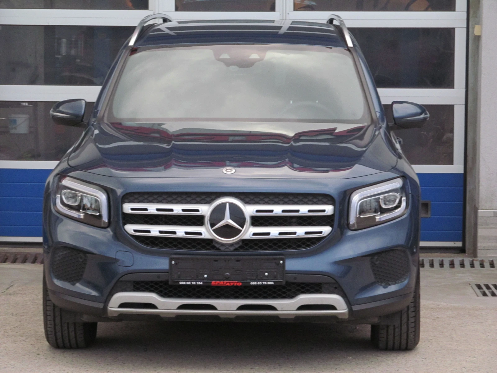 Mercedes-Benz GLB 4-MATIC/STYLE/FULL LED, снимка 2 - Автомобили и джипове - 54155639