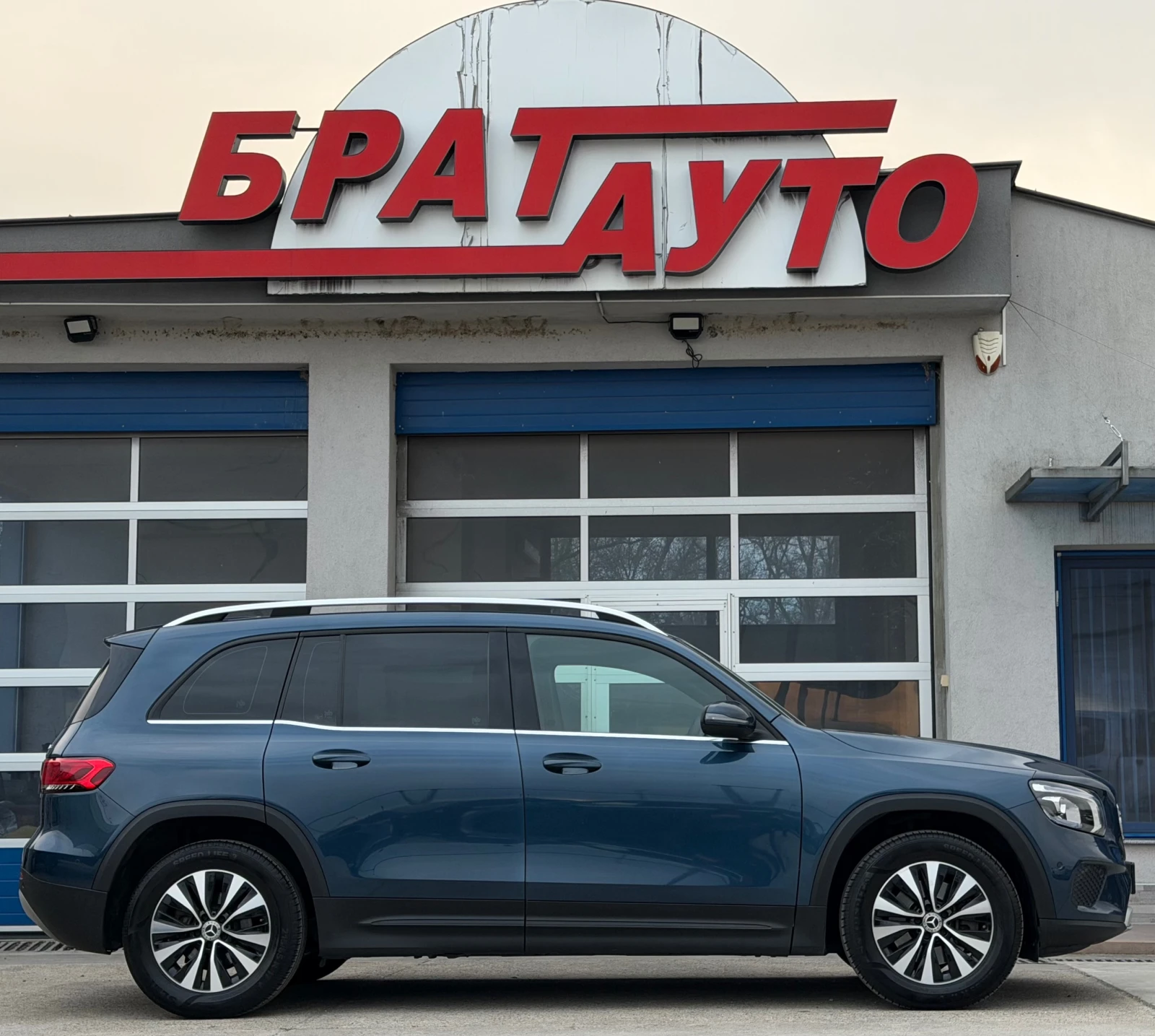 Mercedes-Benz GLB 4-MATIC/STYLE/FULL LED, снимка 8 - Автомобили и джипове - 54155639