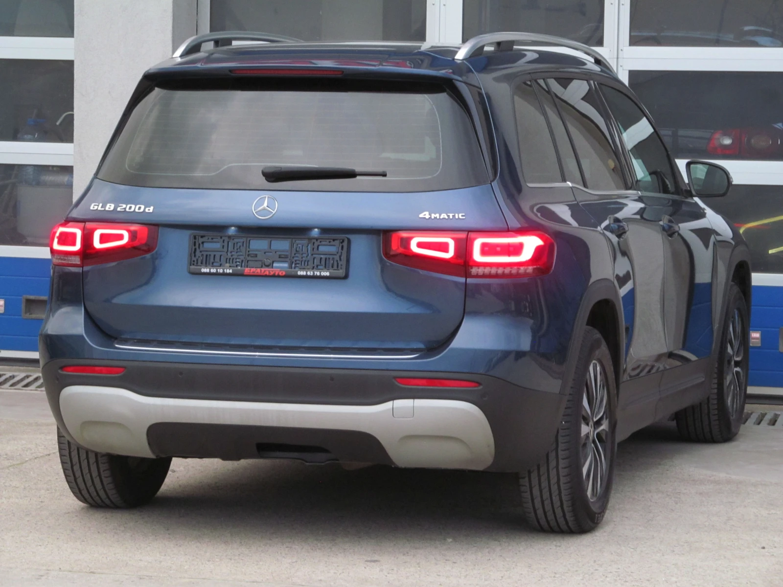 Mercedes-Benz GLB 4-MATIC/STYLE/FULL LED, снимка 5 - Автомобили и джипове - 54155639