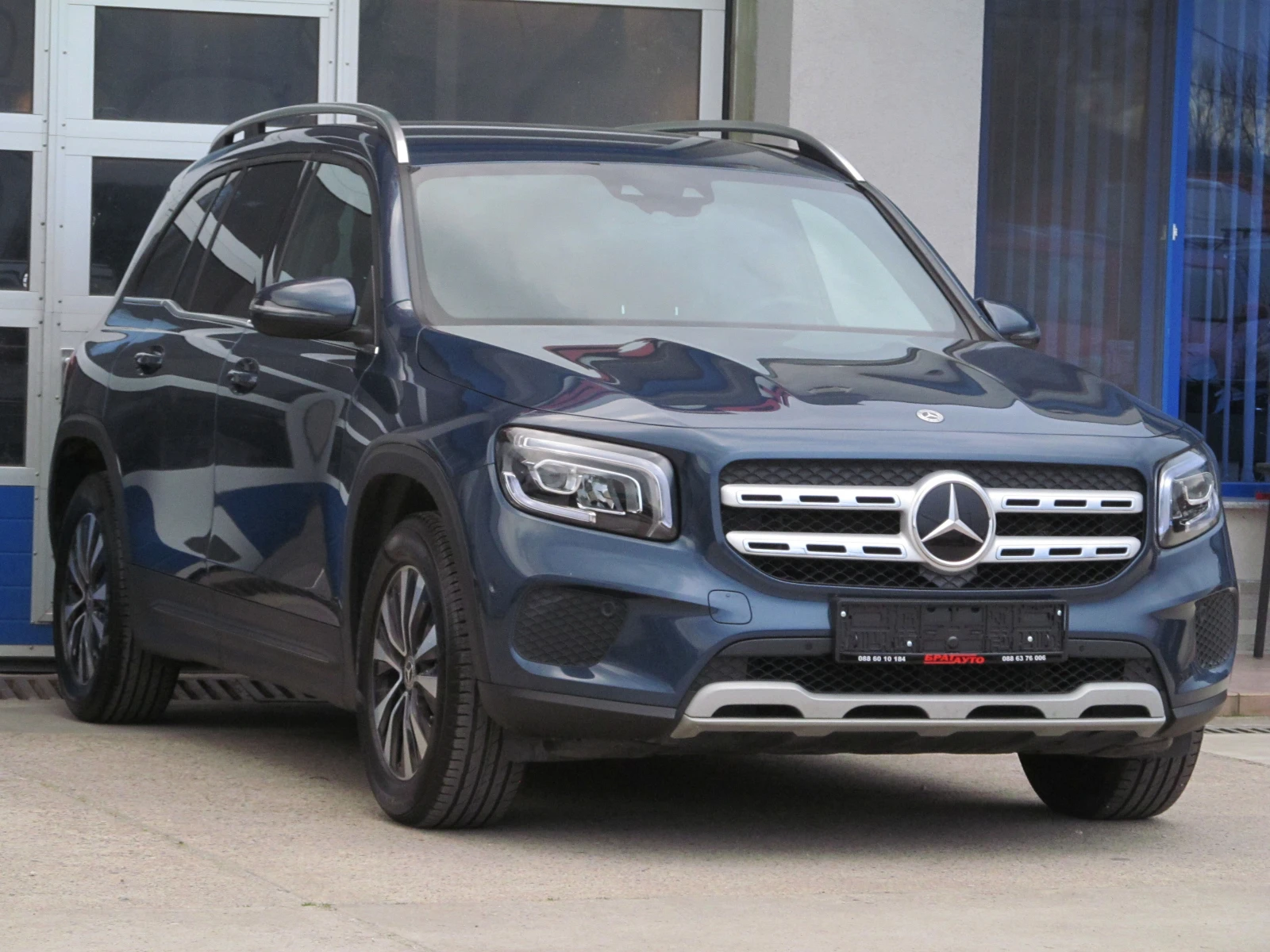 Mercedes-Benz GLB 4-MATIC/STYLE/FULL LED, снимка 3 - Автомобили и джипове - 54155639