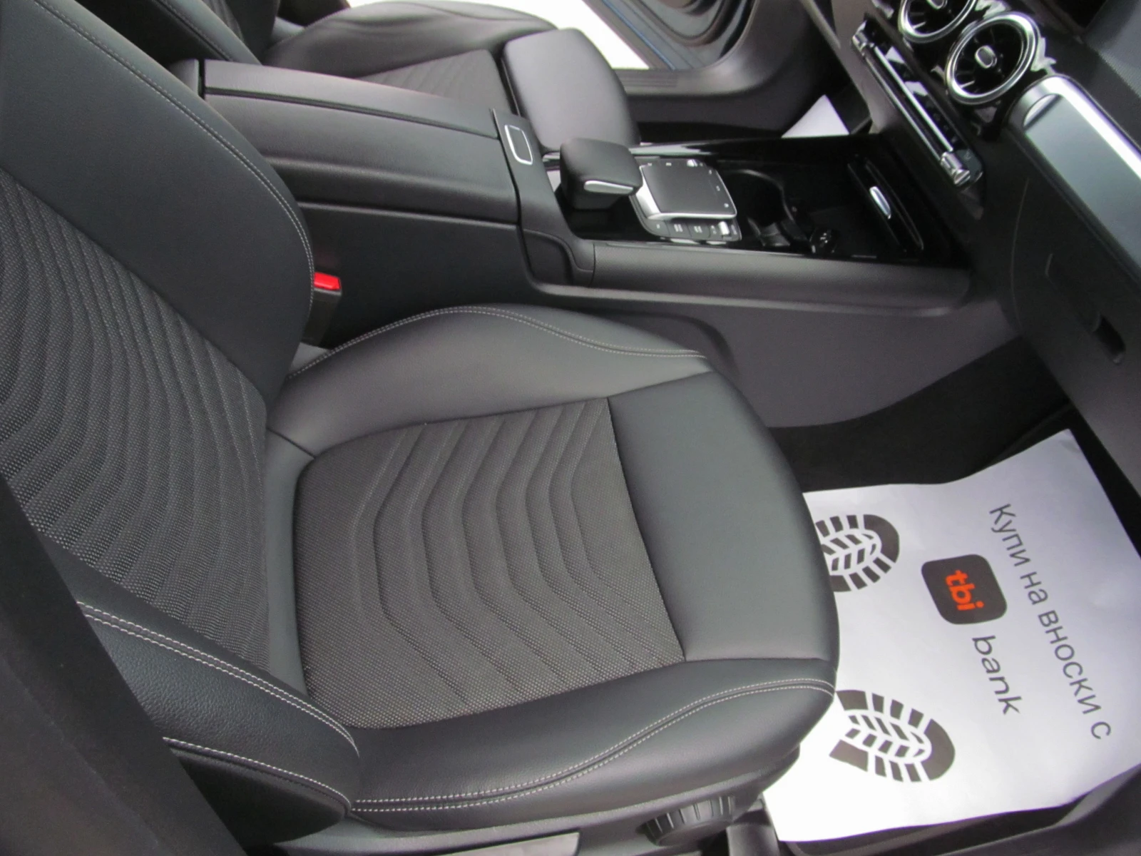 Mercedes-Benz GLB 4-MATIC/STYLE/FULL LED, снимка 11 - Автомобили и джипове - 54155639