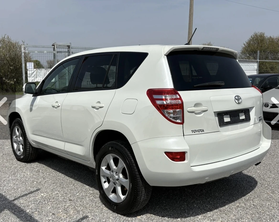 Toyota Rav4 2.0 D-4D, 4Х4 ! ПЪЛНА СЕРВ. ИСТОРИЯ !!!  , снимка 3 - Автомобили и джипове - 54184972