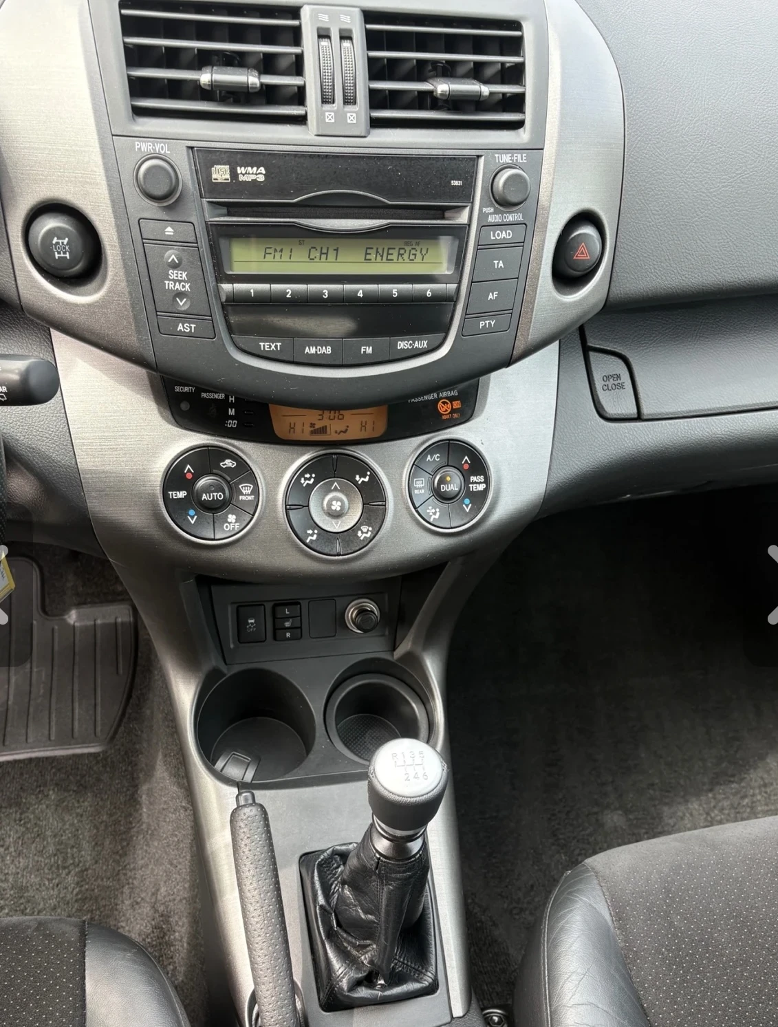 Toyota Rav4 2.0 D-4D, 4Х4 ! ПЪЛНА СЕРВ. ИСТОРИЯ !!!  , снимка 11 - Автомобили и джипове - 54184972