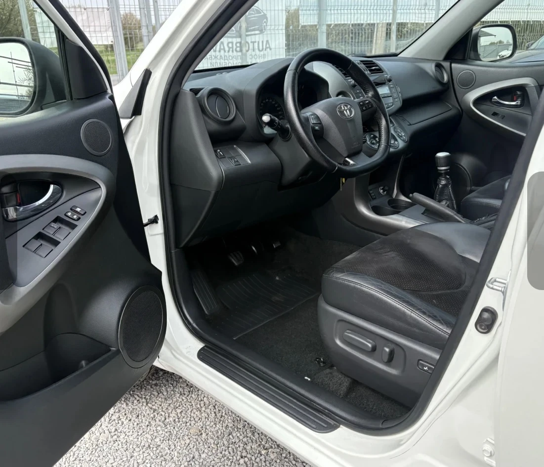 Toyota Rav4 2.0 D-4D, 4Х4 ! ПЪЛНА СЕРВ. ИСТОРИЯ !!!  , снимка 5 - Автомобили и джипове - 54184972