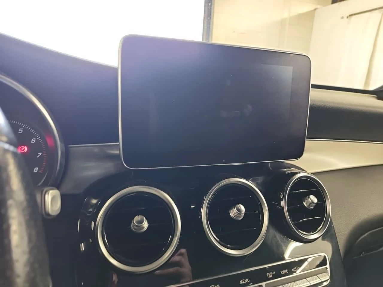 Mercedes-Benz GLC * 300 * CARFAX * ЦЕНА ДО БГ, снимка 14 - Автомобили и джипове - 54902956