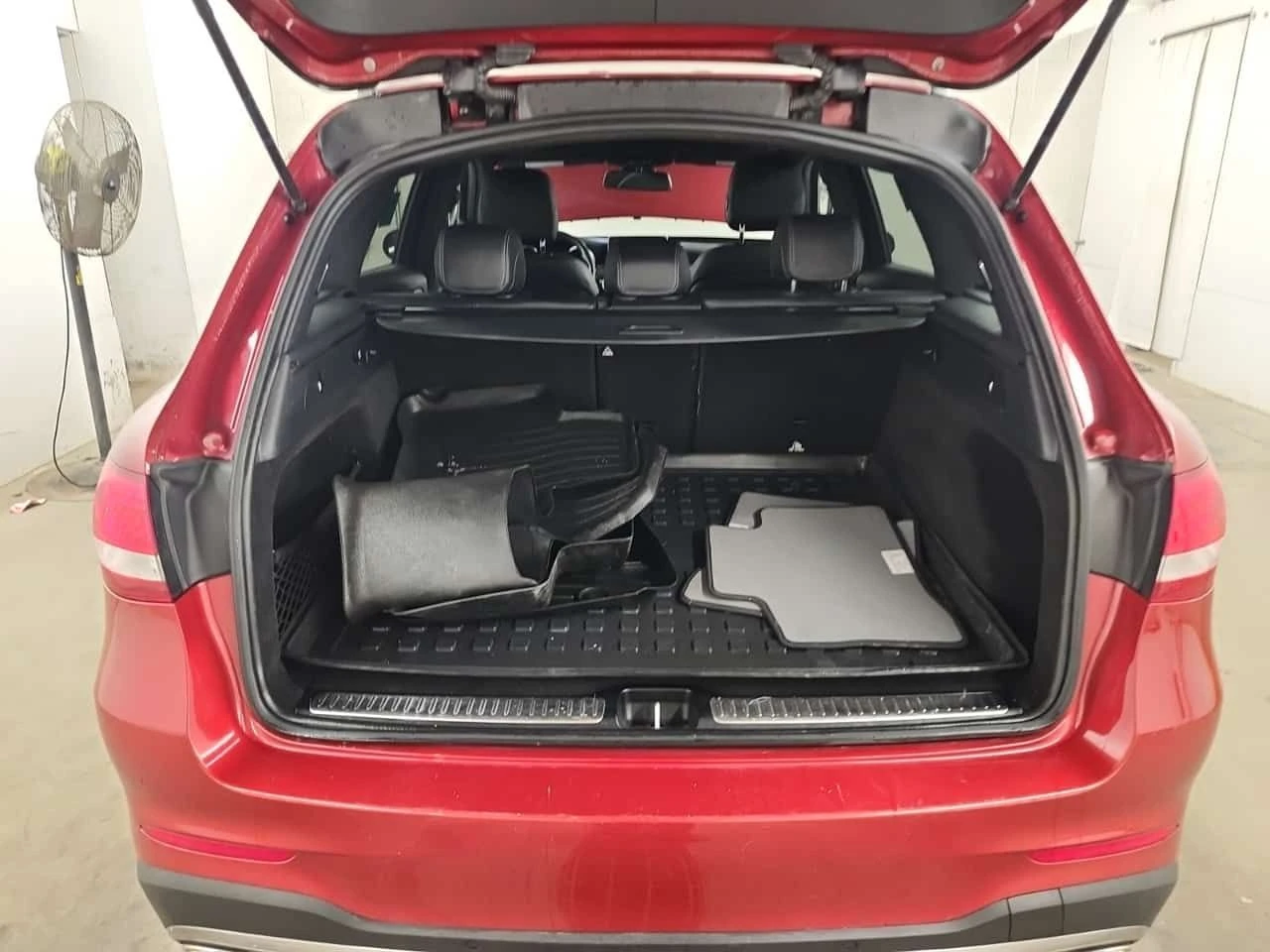 Mercedes-Benz GLC * 300 * CARFAX * ЦЕНА ДО БГ, снимка 7 - Автомобили и джипове - 54902956