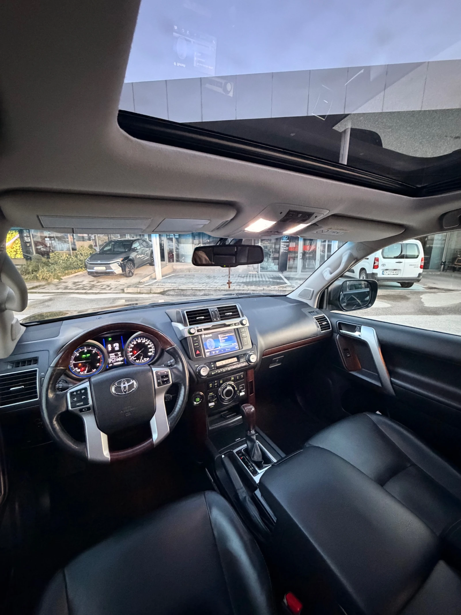Toyota Land cruiser Luxury Premium  | Mobile.bg � ����������� 12