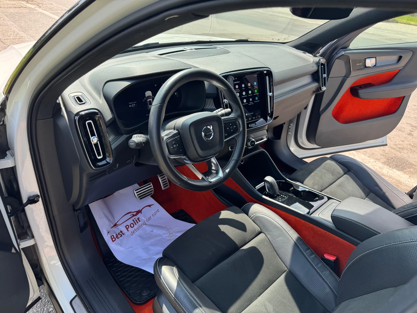 Volvo XC40, снимка 8 - Автомобили и джипове - 55972681
