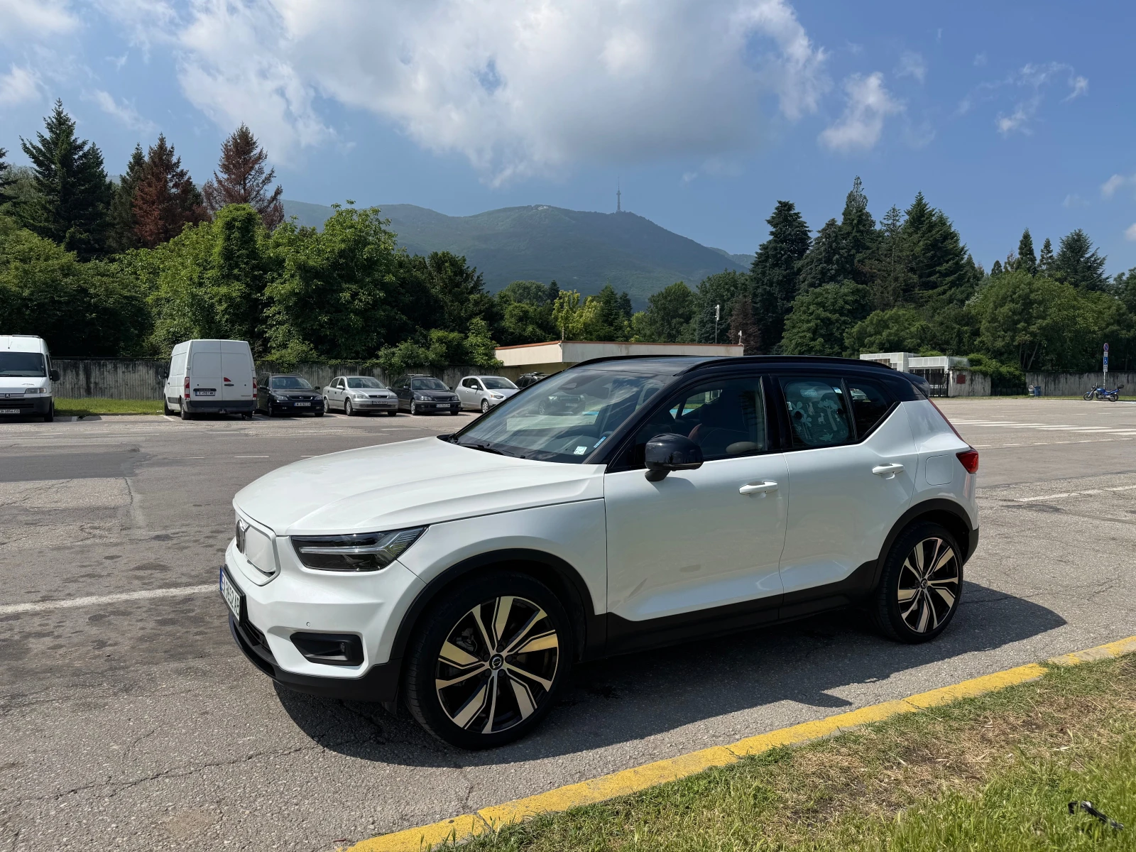 Volvo XC40, снимка 4 - Автомобили и джипове - 55972681