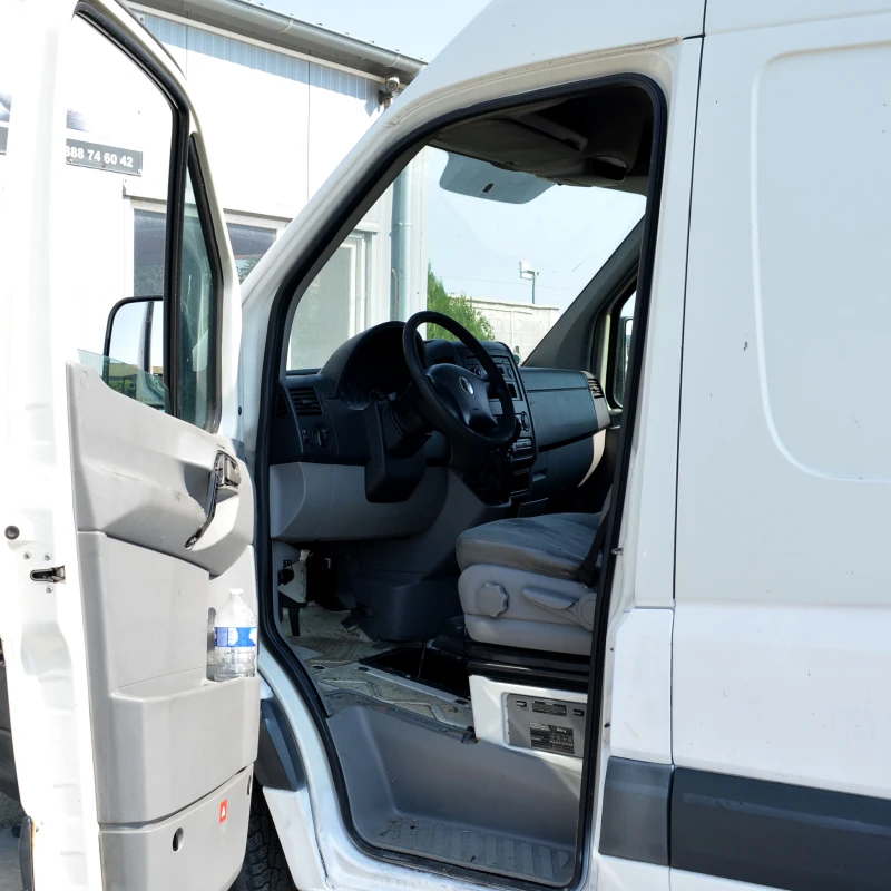 VW Crafter 2.5 TDI, снимка 5 - Бусове и автобуси - 51300063