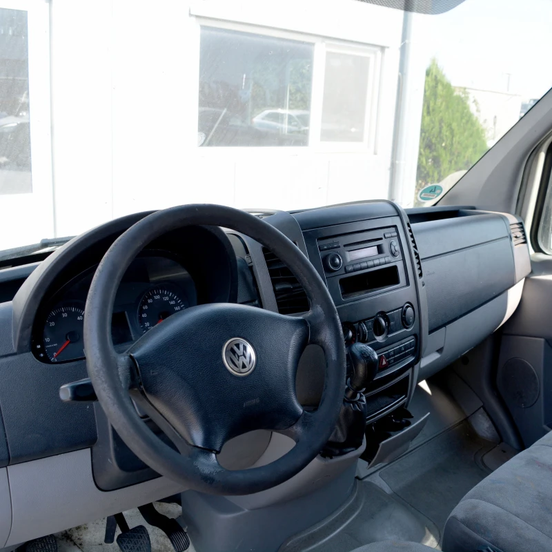 VW Crafter 2.5 TDI, снимка 6 - Бусове и автобуси - 51300063