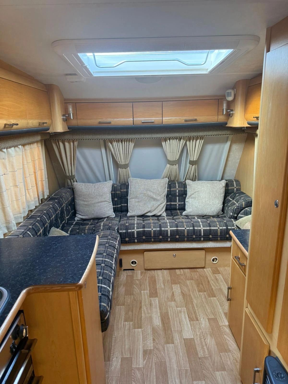 Каравана Eldis Superstorm Luxury - изображение 6