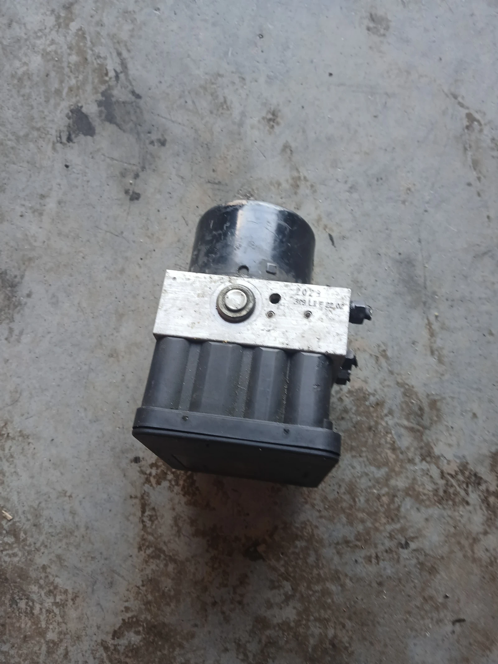 1J0 614 517 J ABS помпа VW GOLF 1C0 907 379 M , снимка 2 - Части - 54939345