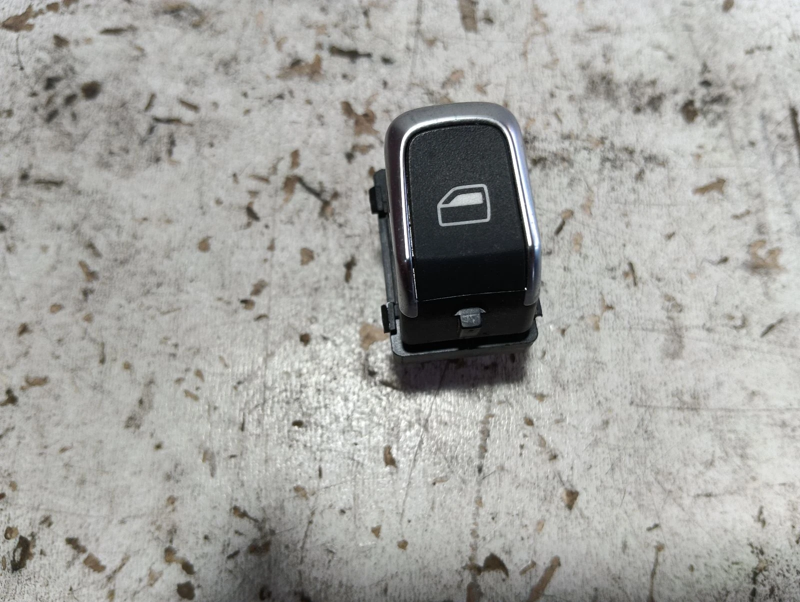 копче ел. стъкла 4H0959855A Audi A6