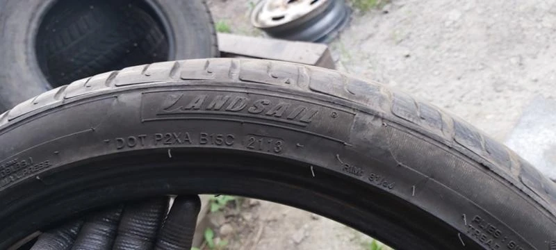 Гуми Летни 235/40R18, снимка 5 - Гуми и джанти - 33729387