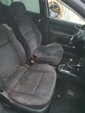 VW Golf - 2500 € / 4889.57 лв. - 61885185 8