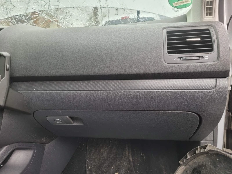 VW Golf 2.0 SDi 75hp, снимка 11 - Автомобили и джипове - 44820755