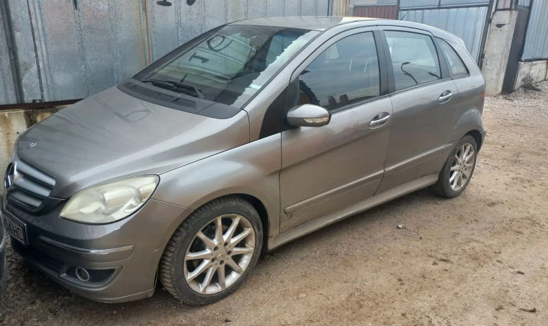 Mercedes-Benz B 180, снимка 4 - Автомобили и джипове - 48505788