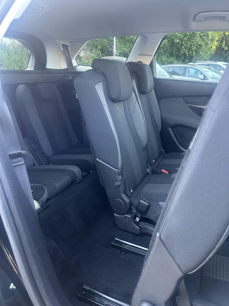 Peugeot 5008 1.5 HDI 130 * EAT 8 * 6+ 1 * VIRTUAL * NAVI * , снимка 15 - Автомобили и джипове - 50812082