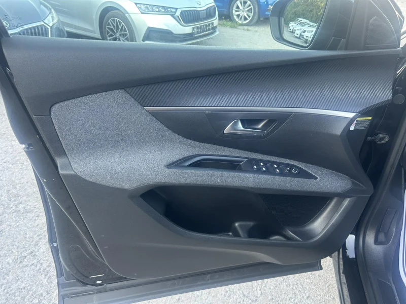 Peugeot 5008 1.5 HDI 130 * EAT 8 * 6+ 1 * VIRTUAL * NAVI * , снимка 7 - Автомобили и джипове - 50812082