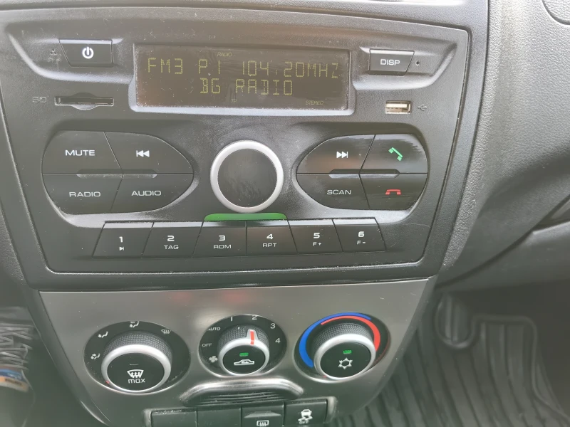 Lada Kalina 1.6 Бензин 98 кс, Климатик, Евро 6 , Комби , снимка 11 - Автомобили и джипове - 51421315