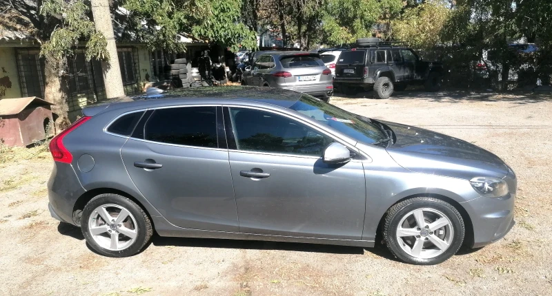 Volvo V40 2.0 diesel 190 h.p. RDesign, снимка 8 - Автомобили и джипове - 51756185