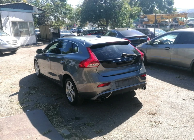 Volvo V40 2.0 diesel 190 h.p. RDesign, снимка 5 - Автомобили и джипове - 51756185
