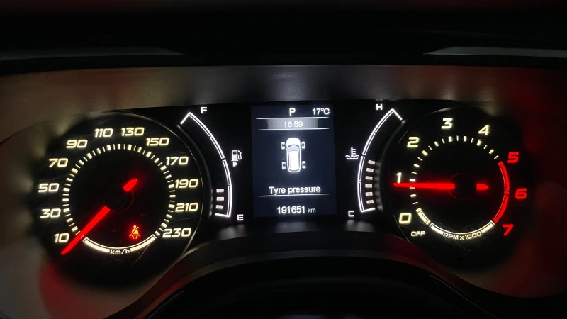 Fiat Tipo 1.6 M-JET Автоматик, снимка 11 - Автомобили и джипове - 51858137