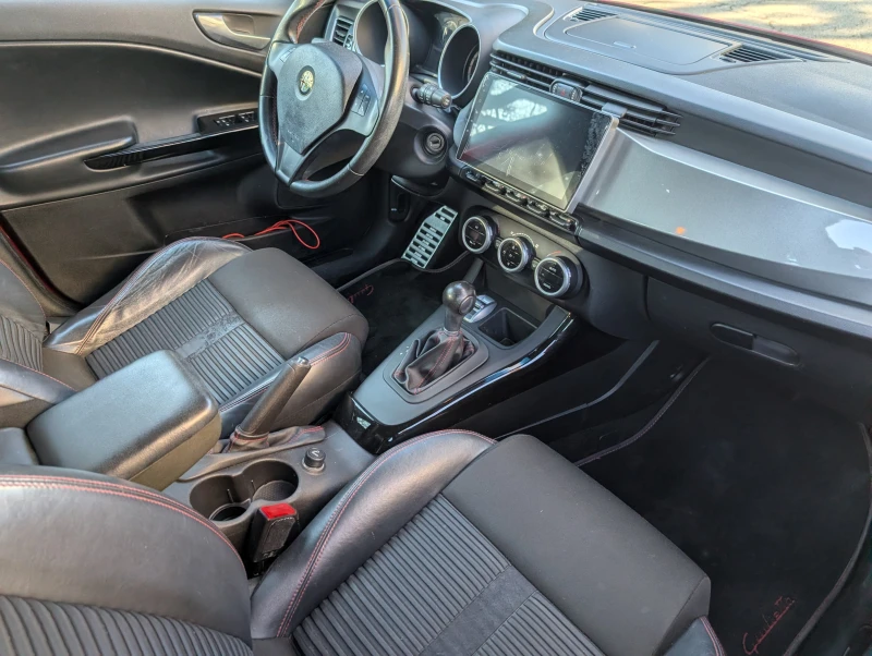 Alfa Romeo Giulietta, снимка 12 - Автомобили и джипове - 52737622