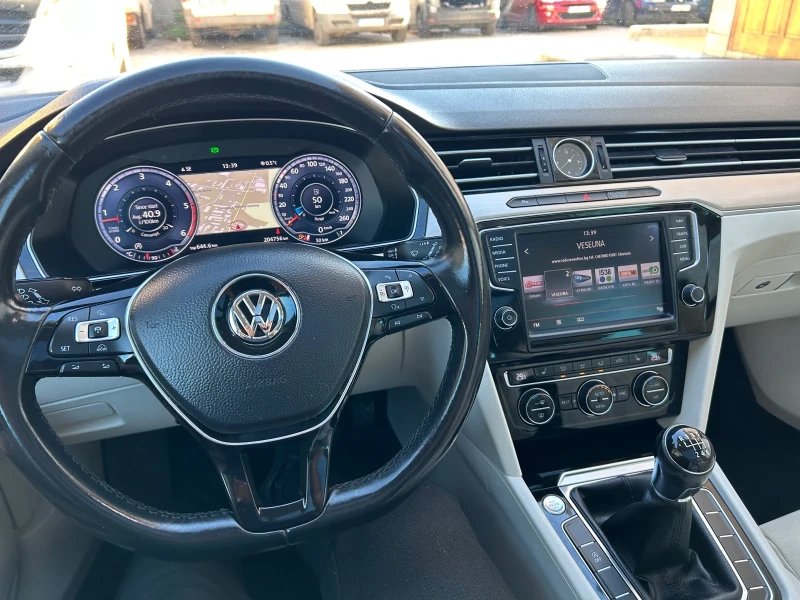 VW Passat 2.0TDI R-line DIGITAL FULL LED, снимка 13 - Автомобили и джипове - 52829628