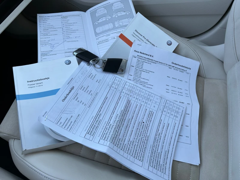 VW Passat 2.0TDI R-line DIGITAL FULL LED, снимка 14 - Автомобили и джипове - 52829628