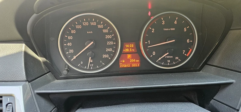 BMW 523, снимка 13 - Автомобили и джипове - 53277920
