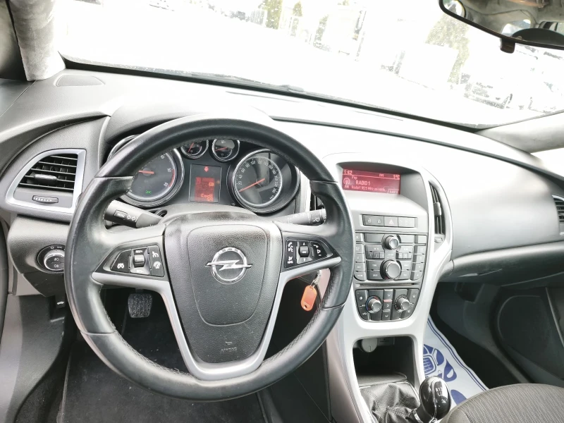 Opel Astra 1.7 CDTi, снимка 10 - Автомобили и джипове - 53393902